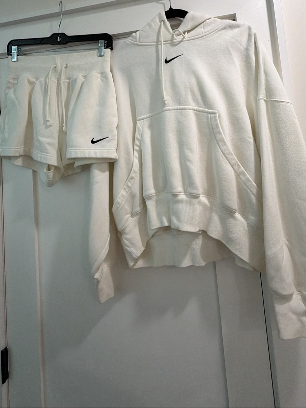 Nike Cream/Off-White Hoodie and Shorts Set - Picture 1 of 1